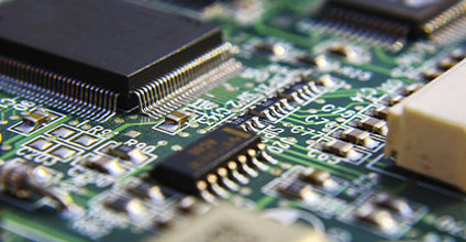 Operaciones de ensamblado en el montaje de equipos eléctricos y electrónicos