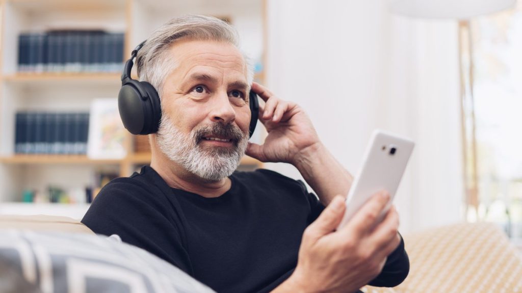 mejores podcasts sobre salud emocional y bienestar